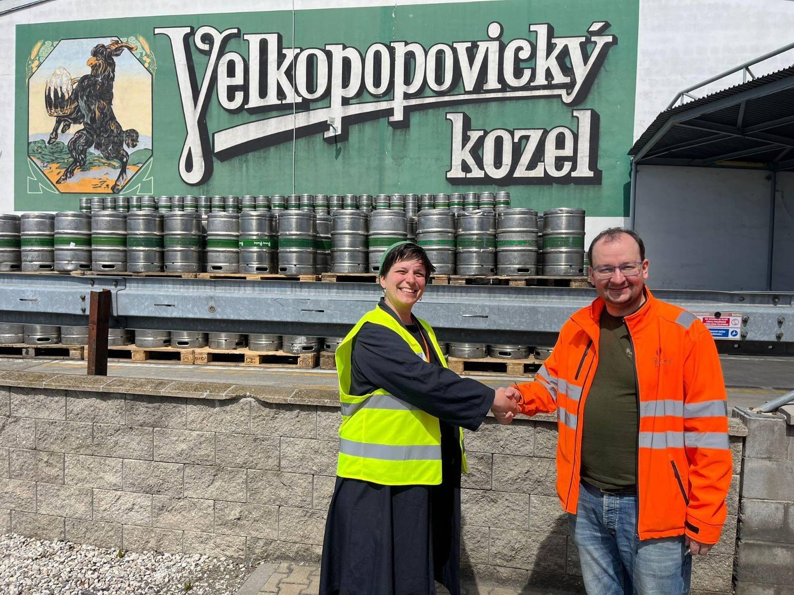 Podání rukou odborářů v pivovaru